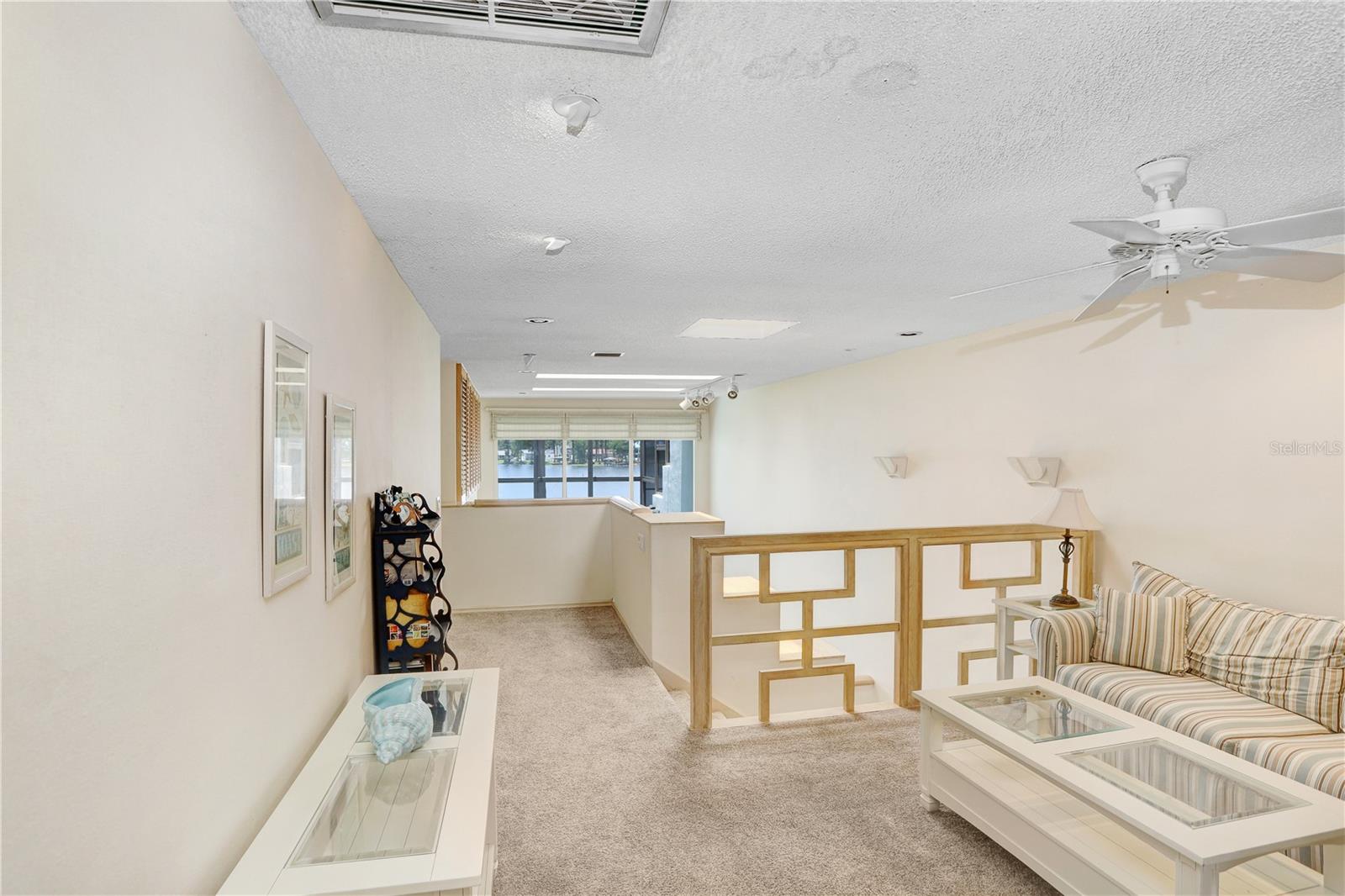 Listing photo id 3 for 3145 Lake Ellen Drive 3145