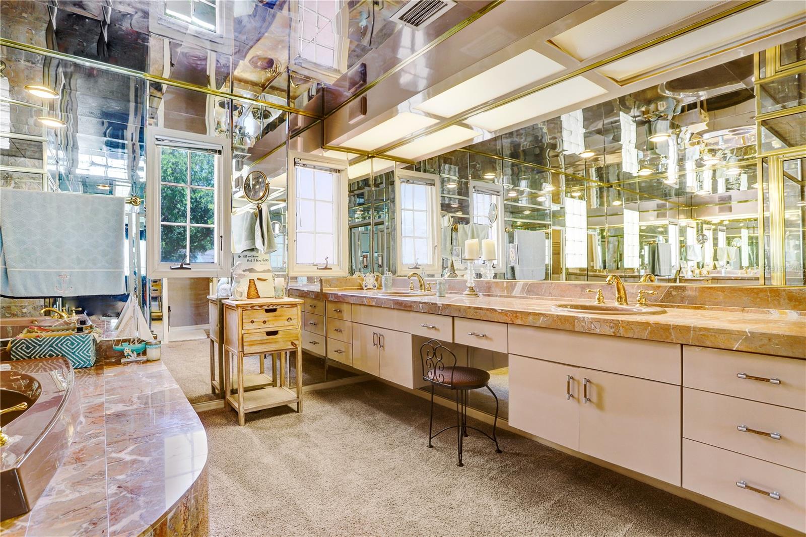 Listing photo id 6 for 3145 Lake Ellen Drive 3145