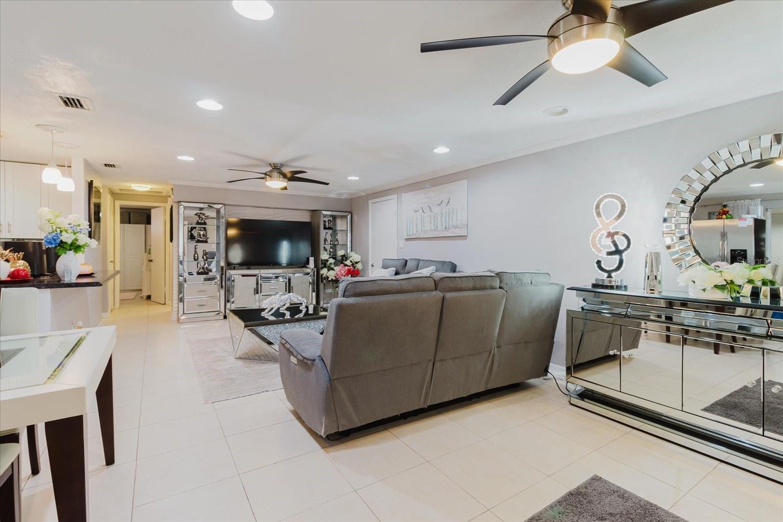 Image 10 of 63 For 5601 Golden Drive