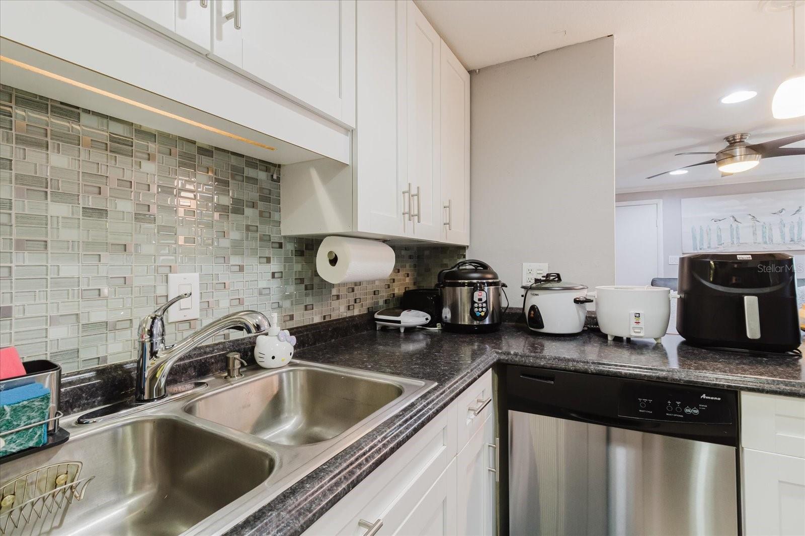 Image 17 of 63 For 5601 Golden Drive
