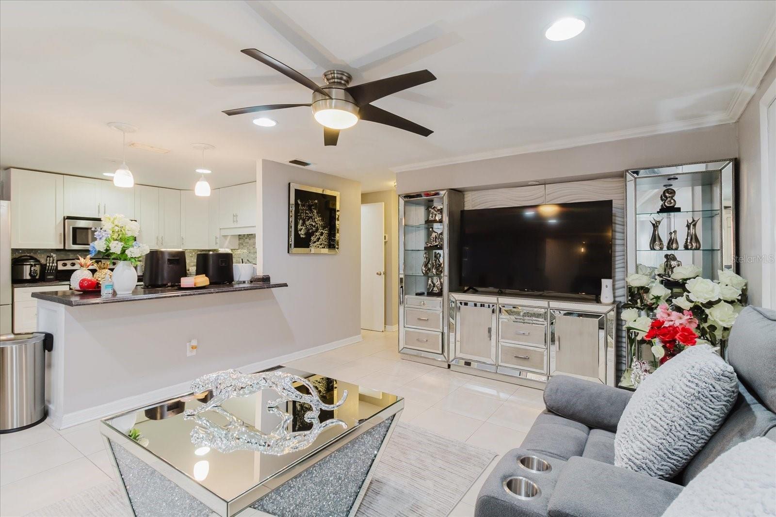Image 6 of 63 For 5601 Golden Drive