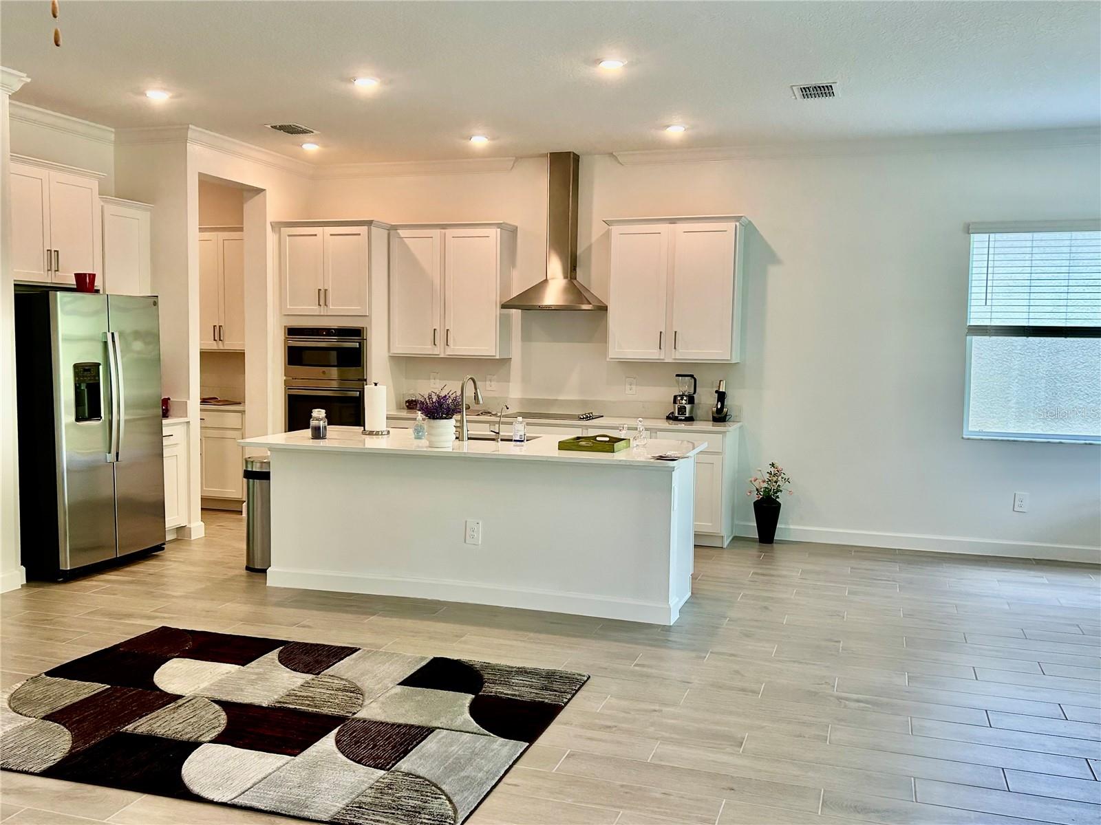 Listing photo id 10 for 10864 Banyan Breeze Boulevard