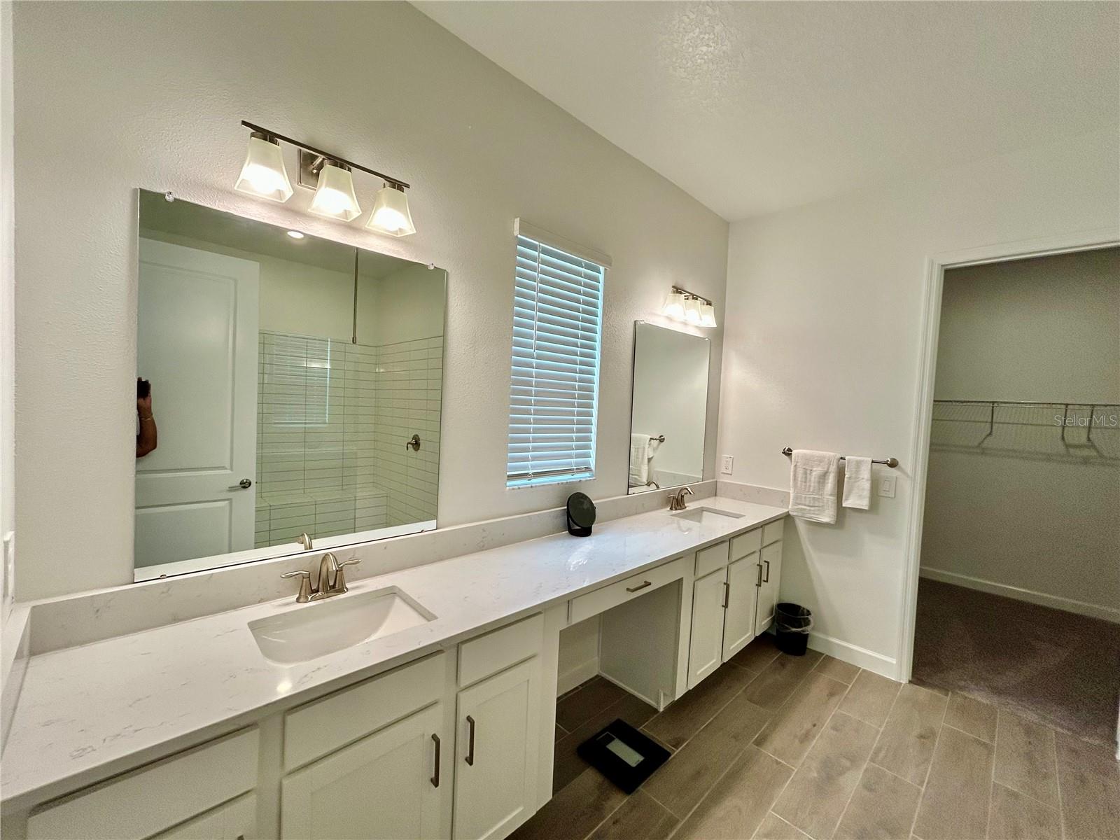 Listing photo id 20 for 10864 Banyan Breeze Boulevard