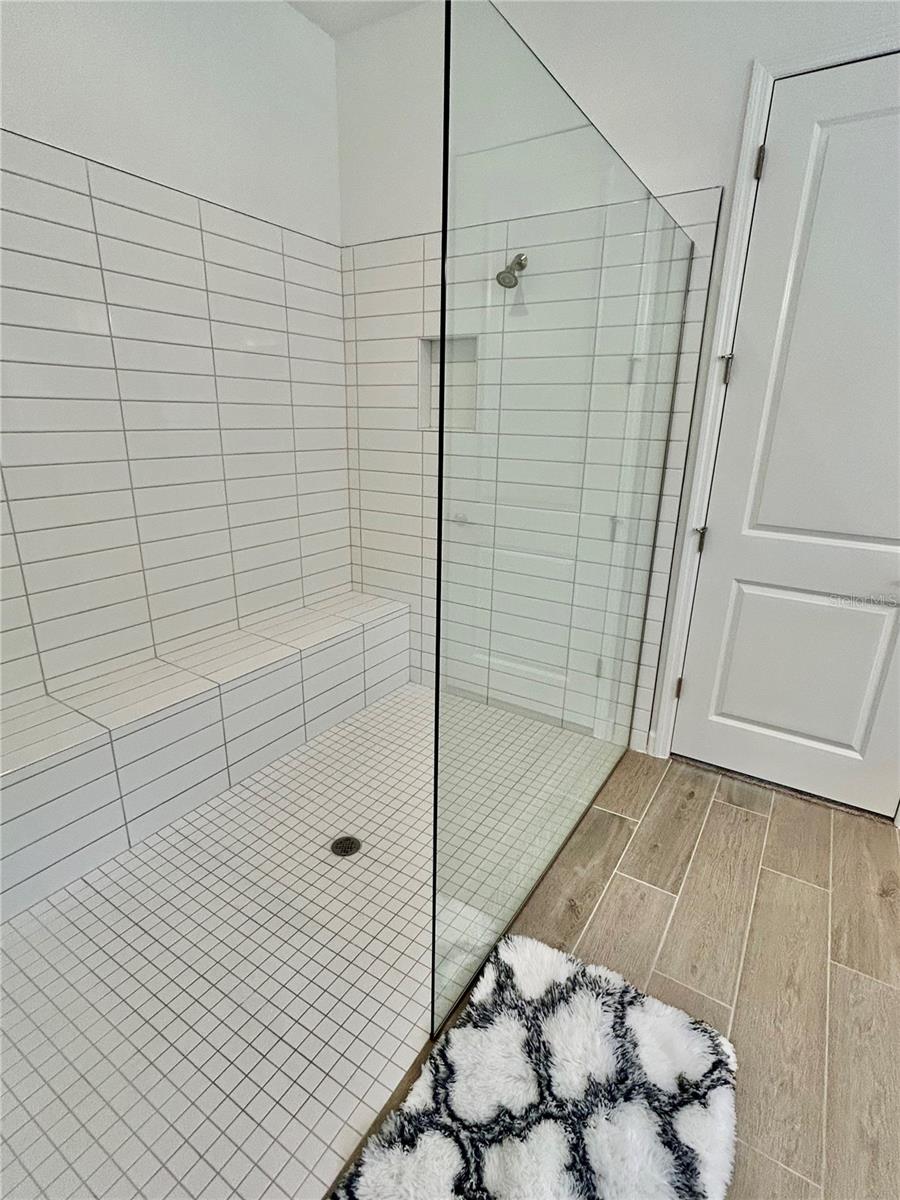 Listing photo id 22 for 10864 Banyan Breeze Boulevard