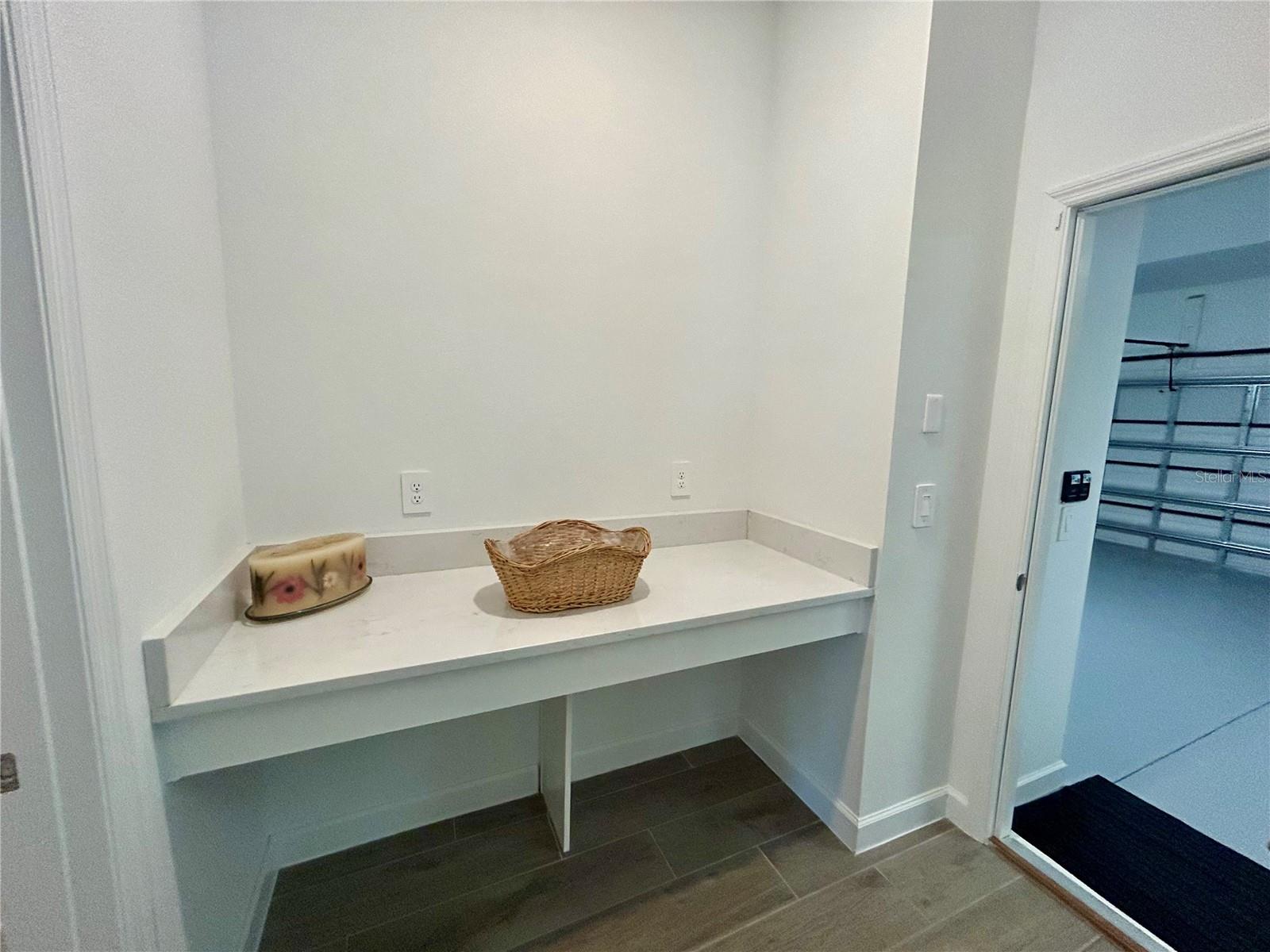 Listing photo id 25 for 10864 Banyan Breeze Boulevard