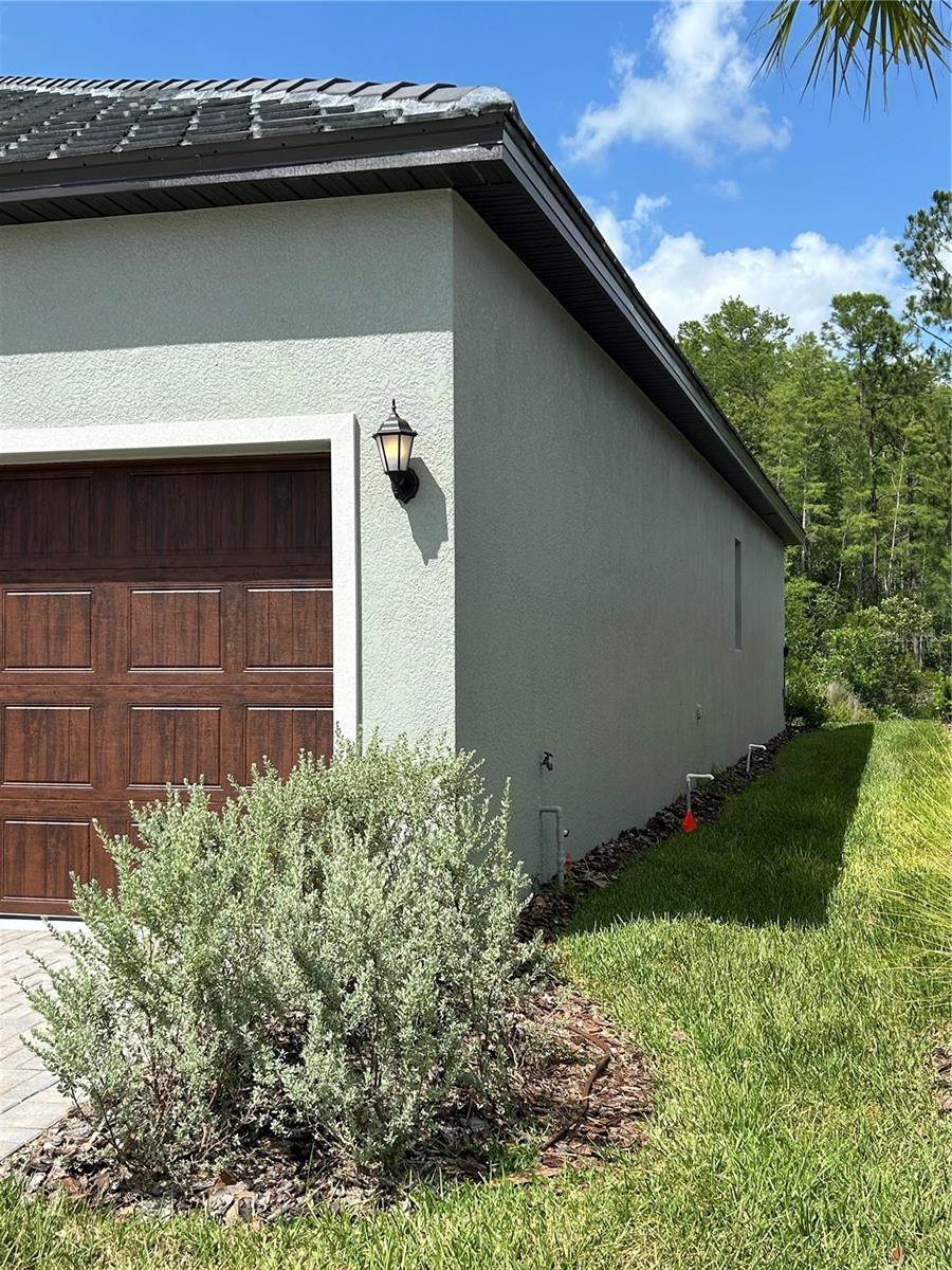 Listing photo id 2 for 10864 Banyan Breeze Boulevard