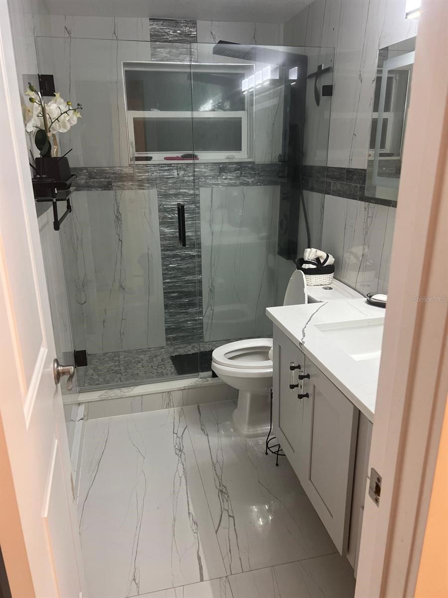 Image 11 of 13 For 9161 56 Th  