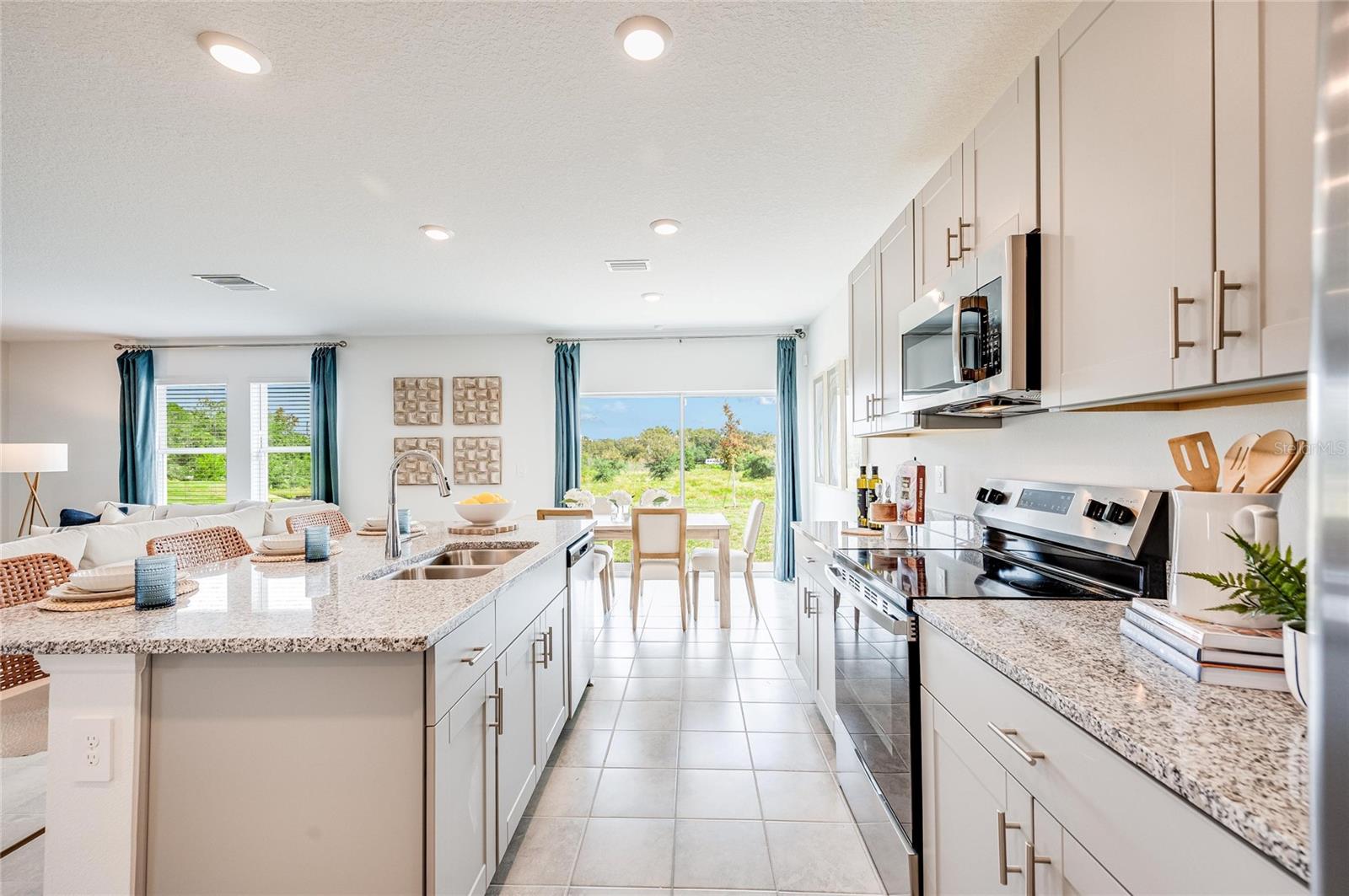 Image 22 of 34 For 13245 Tropical Breeze Way