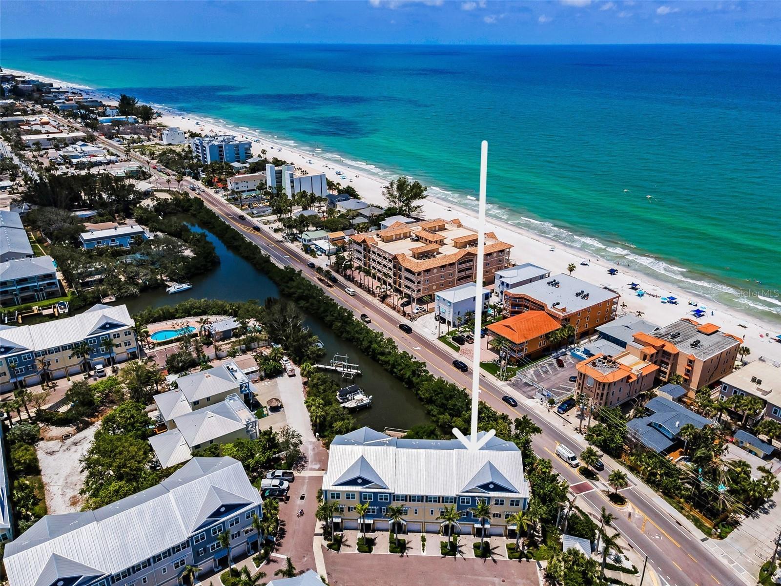 Image 11 of 79 For 208 Haven Beach Court