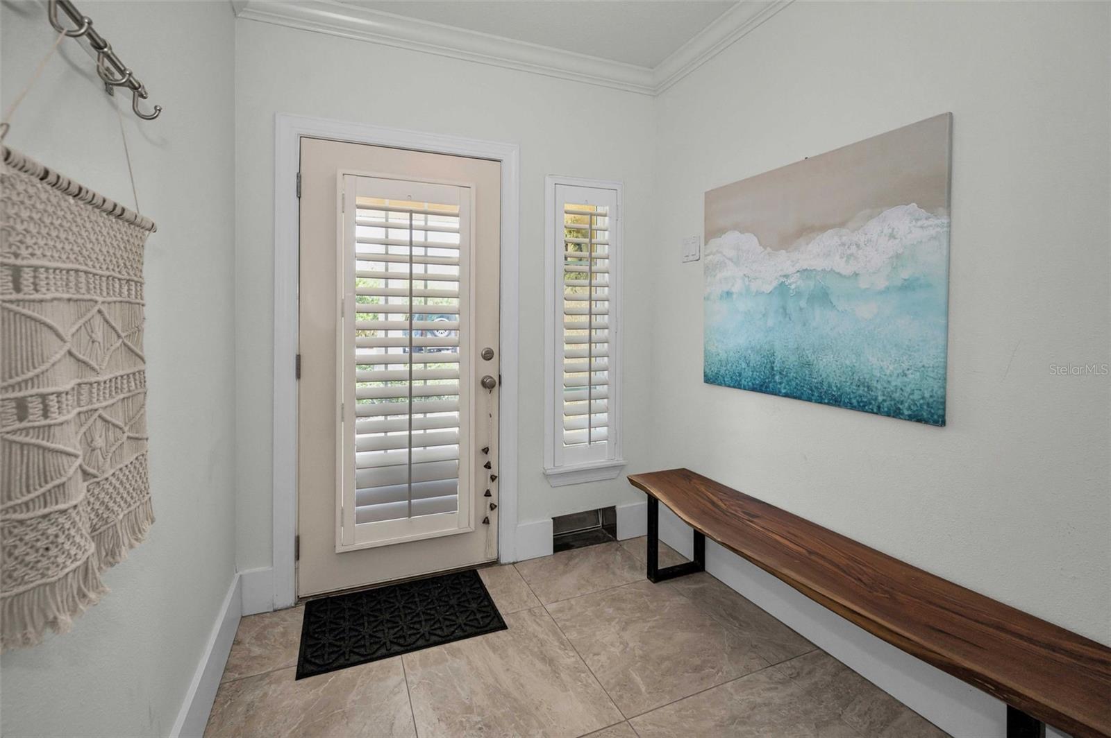 Image 18 of 79 For 208 Haven Beach Court