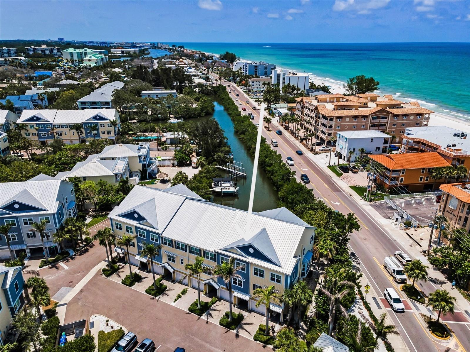 Image 4 of 79 For 208 Haven Beach Court