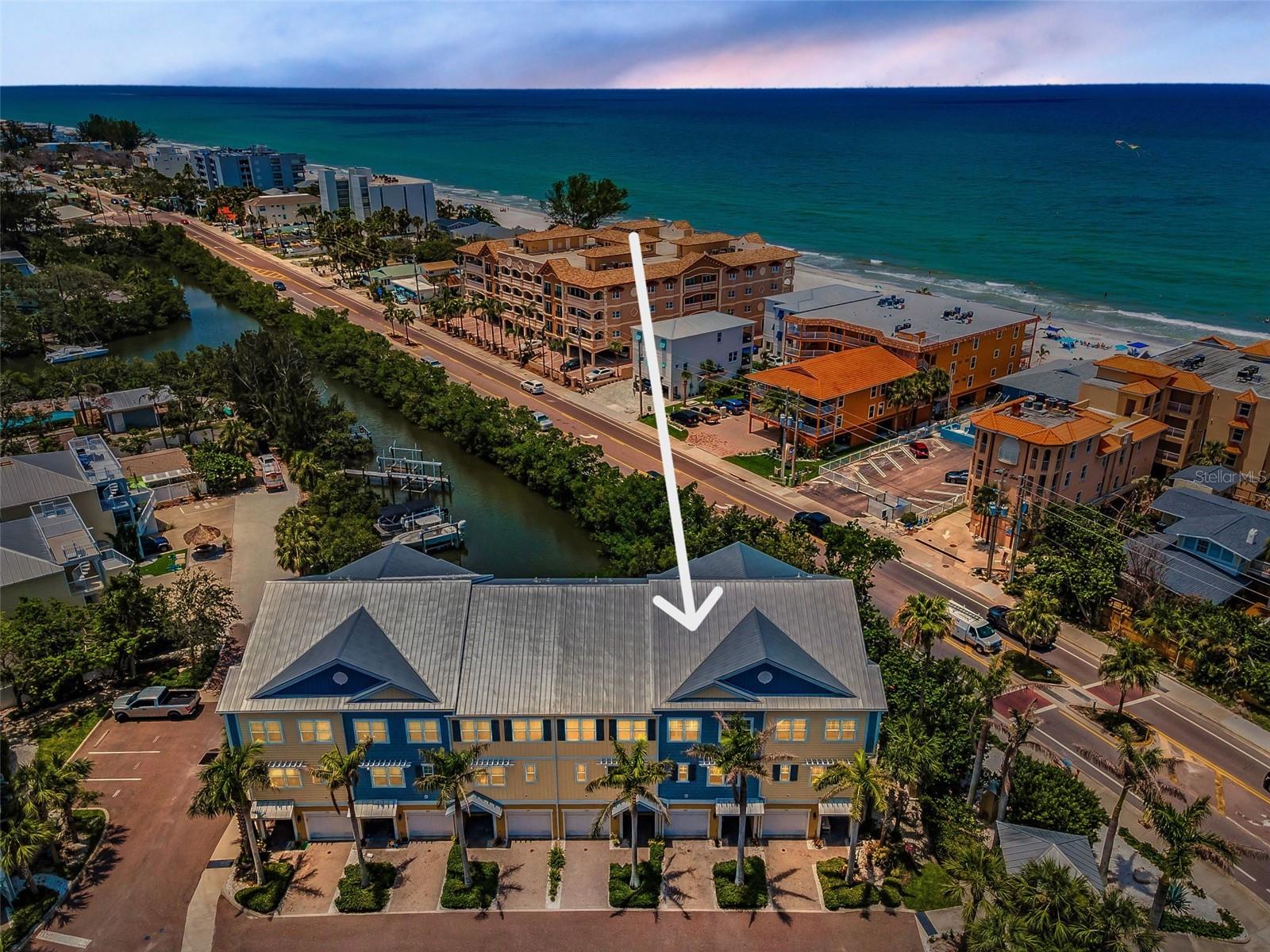 Image 5 of 79 For 208 Haven Beach Court