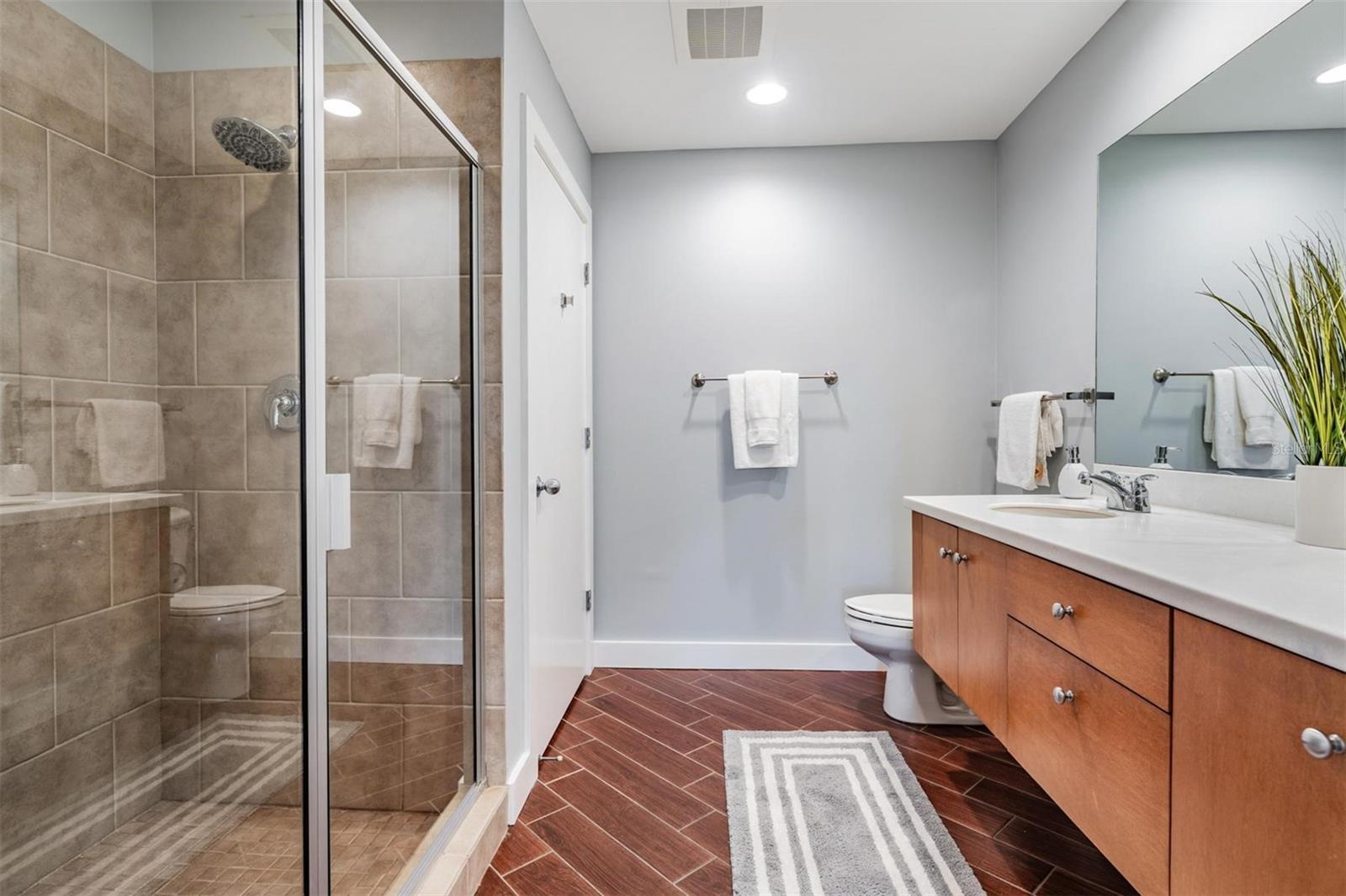 Image 20 of 55 For 1120 Kennedy Boulevard 912