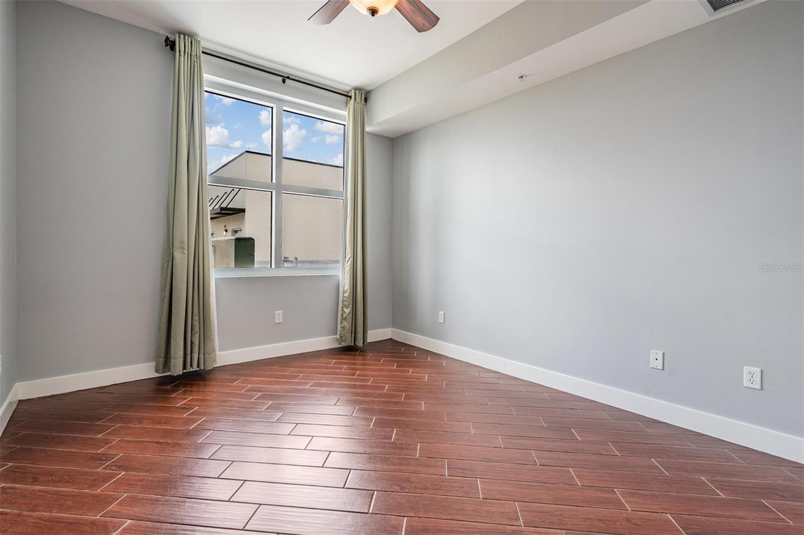 Image 22 of 55 For 1120 Kennedy Boulevard 912