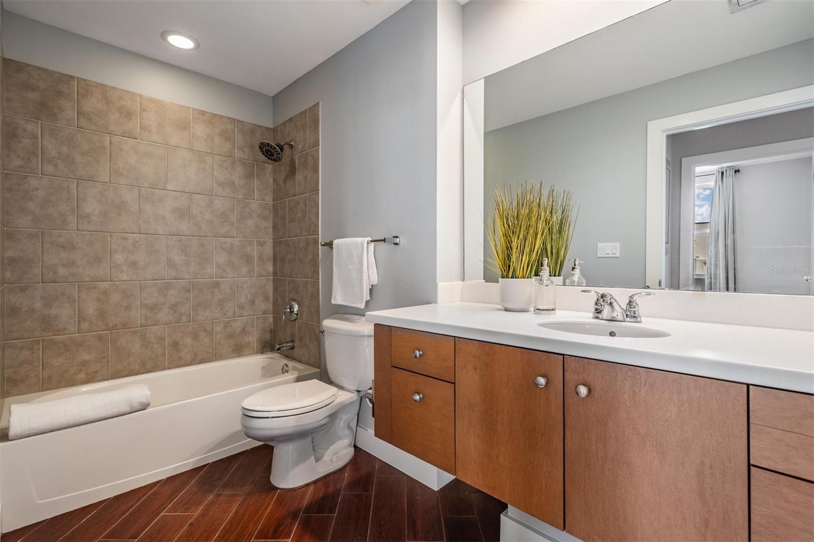 Image 25 of 55 For 1120 Kennedy Boulevard 912