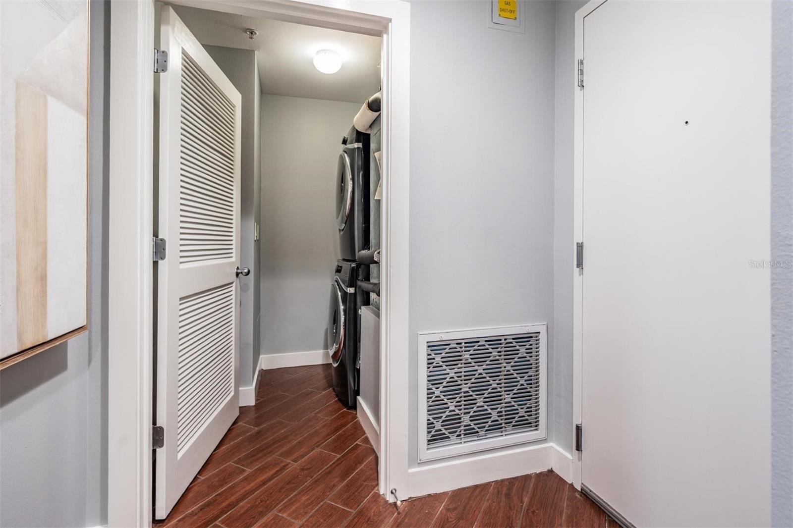 Image 26 of 55 For 1120 Kennedy Boulevard 912