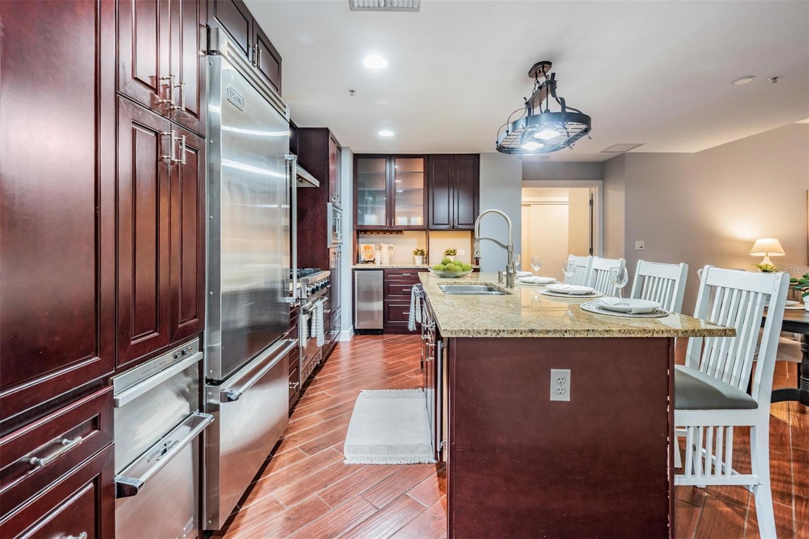 Image 4 of 55 For 1120 Kennedy Boulevard 912