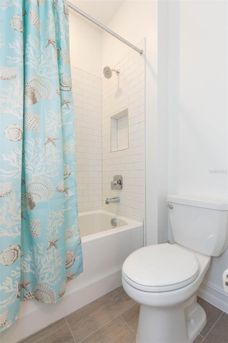 Image 27 of 33 For 11717 74th Circle E