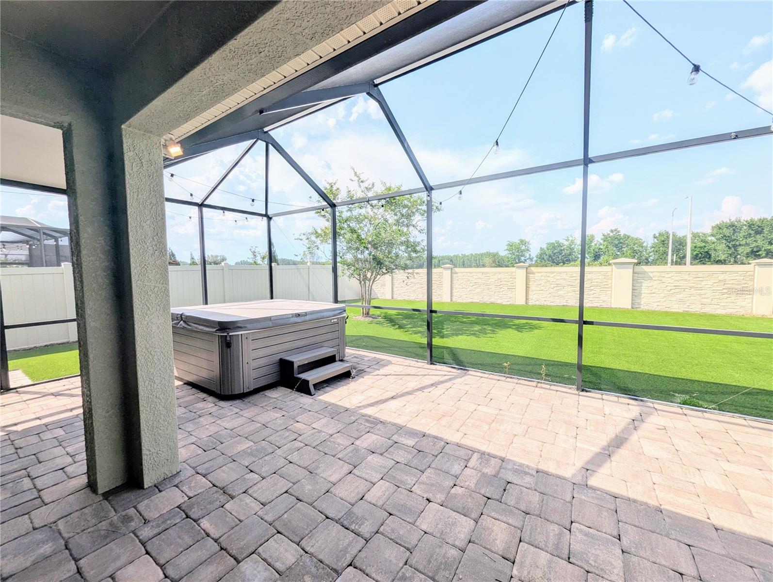 Listing photo id 9 for 32599 Natural Bridge Road