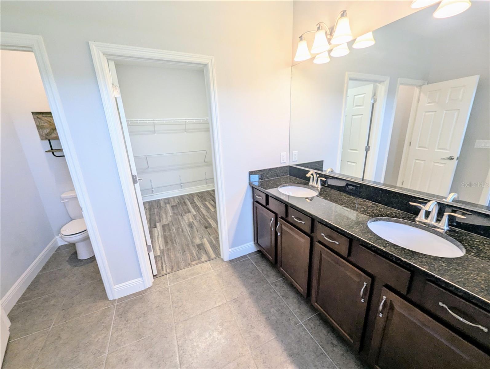 Listing photo id 17 for 32599 Natural Bridge Road