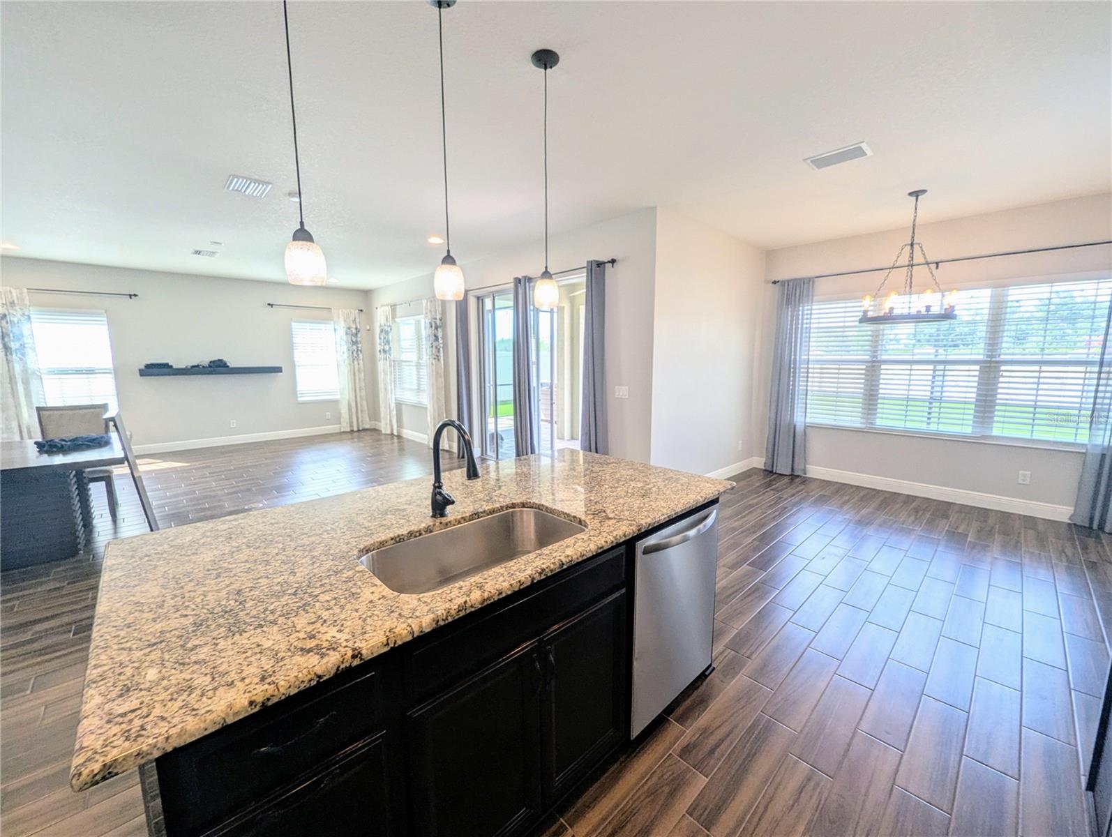 Listing photo id 7 for 32599 Natural Bridge Road