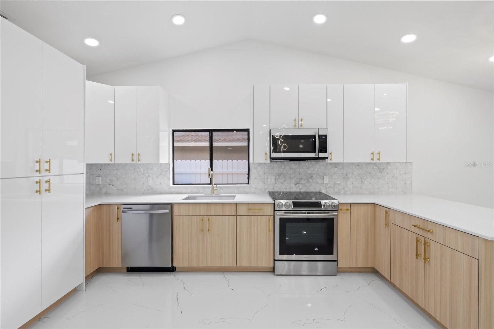 Image 20 of 42 For 15012 Winterwind Drive