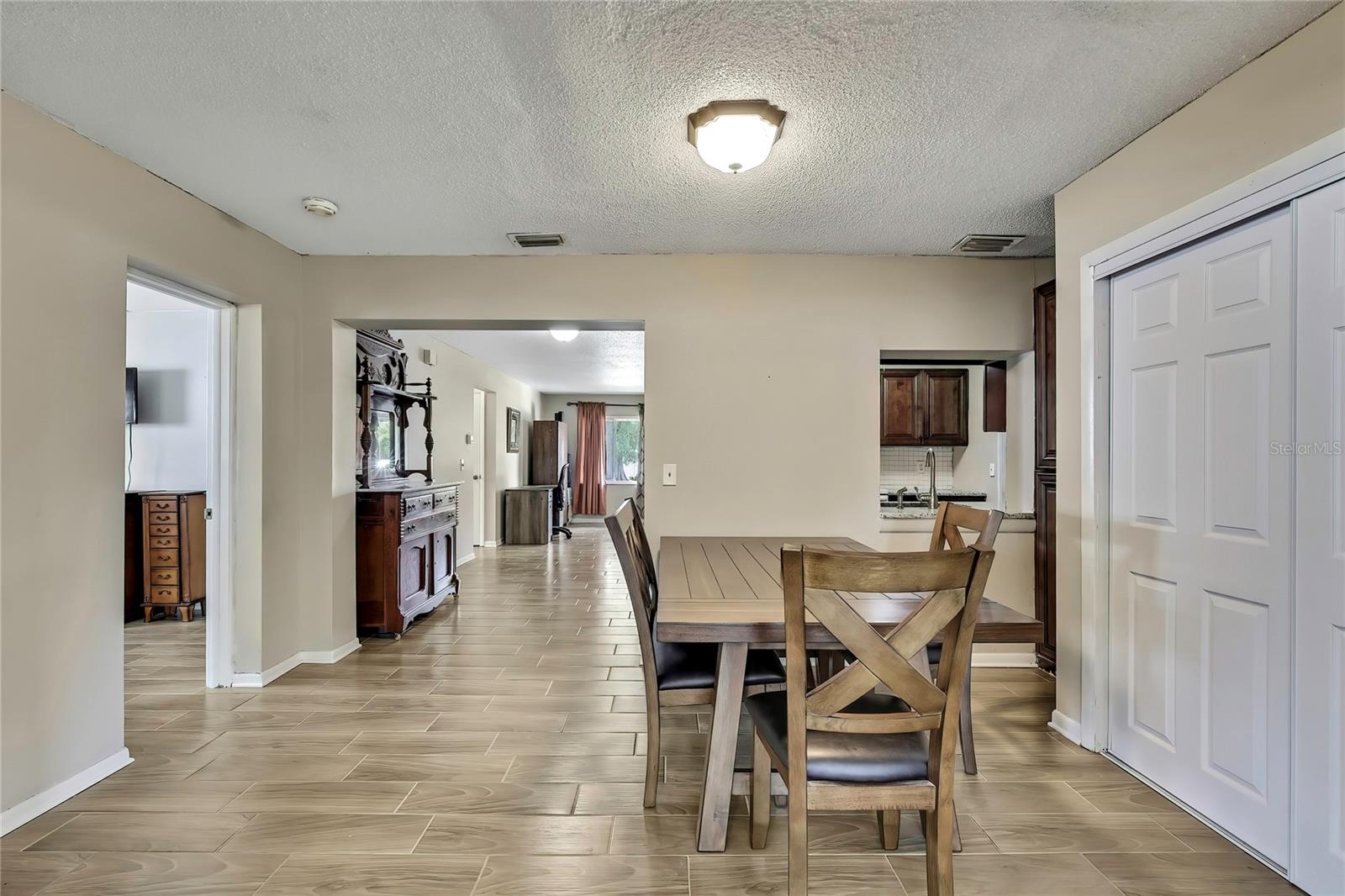 Image 16 of 36 For 1809 Chinaberry Drive