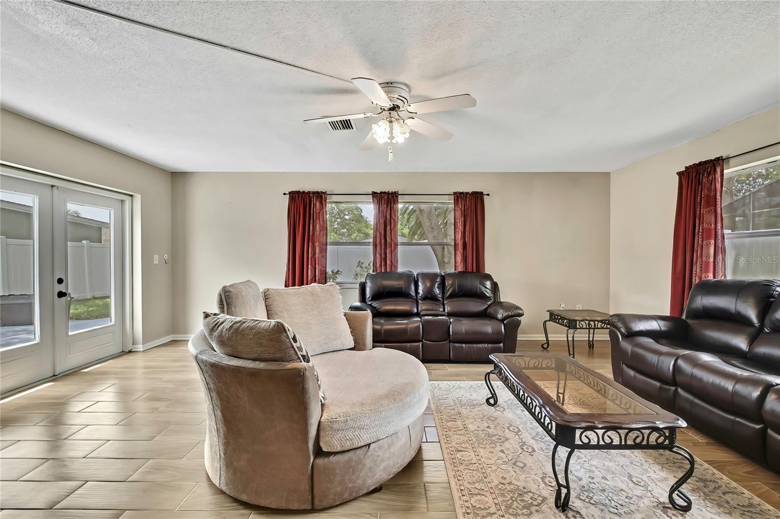 Image 17 of 36 For 1809 Chinaberry Drive