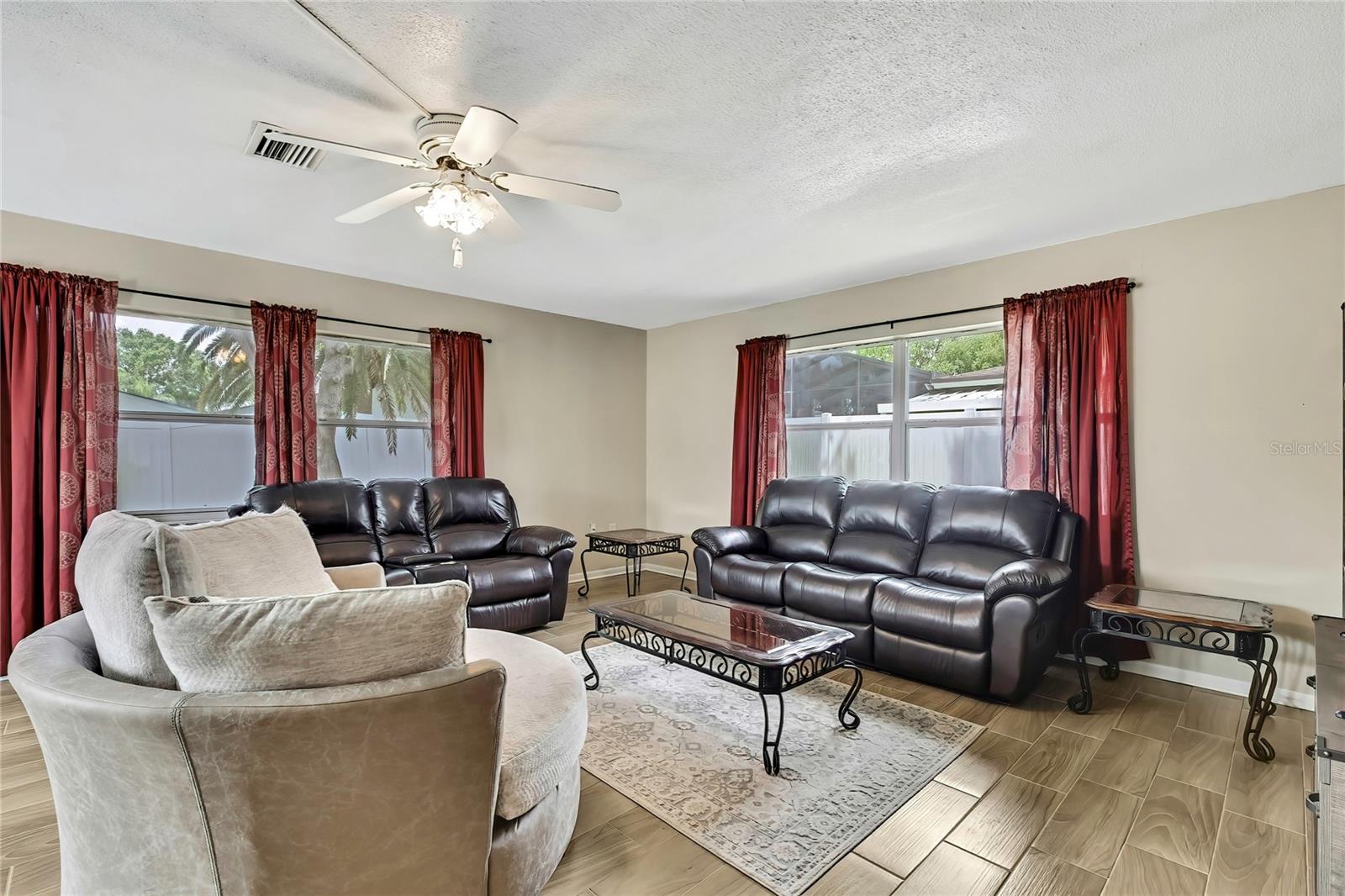 Image 18 of 36 For 1809 Chinaberry Drive