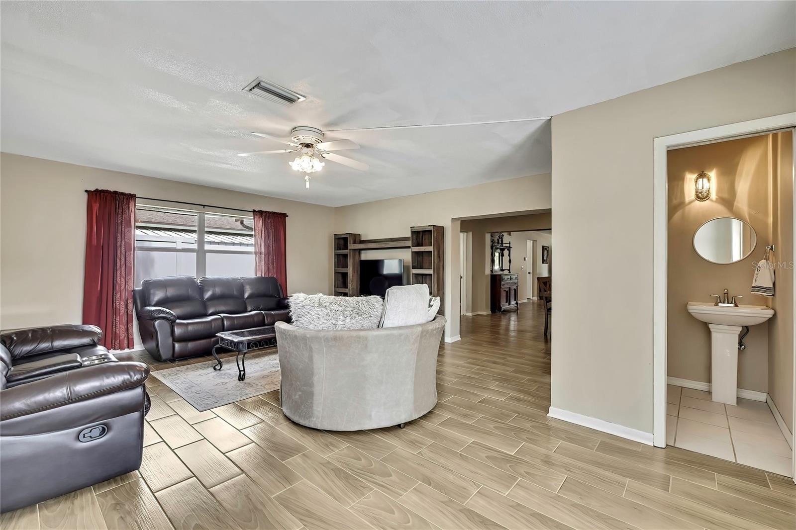 Image 20 of 36 For 1809 Chinaberry Drive