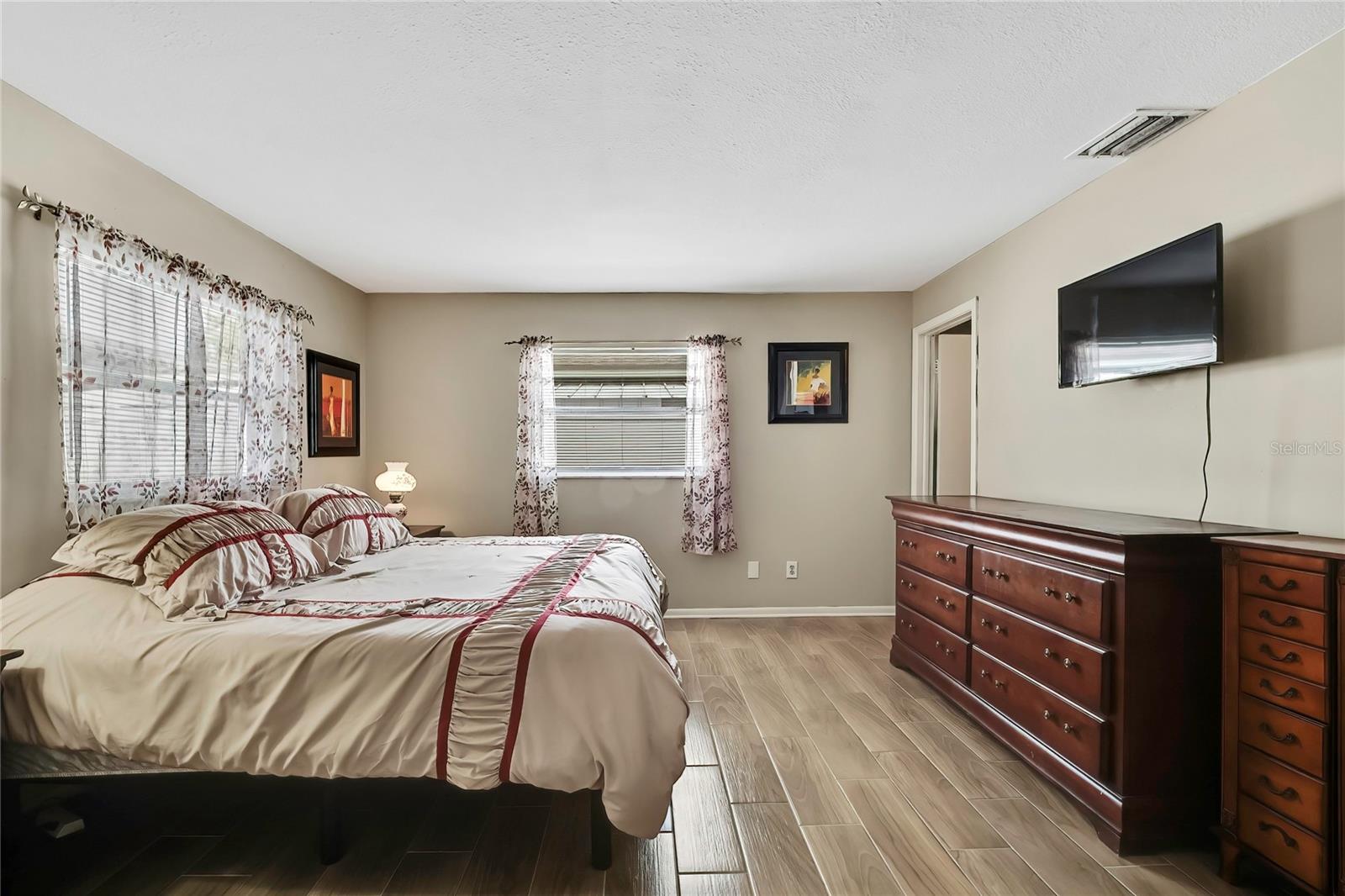 Image 22 of 36 For 1809 Chinaberry Drive