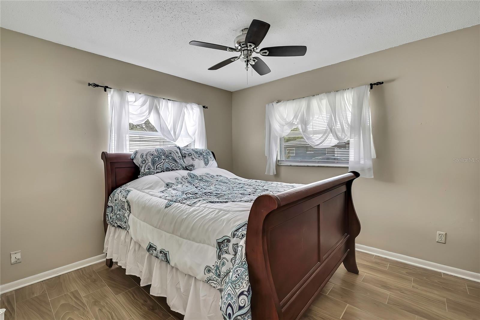 Image 26 of 36 For 1809 Chinaberry Drive
