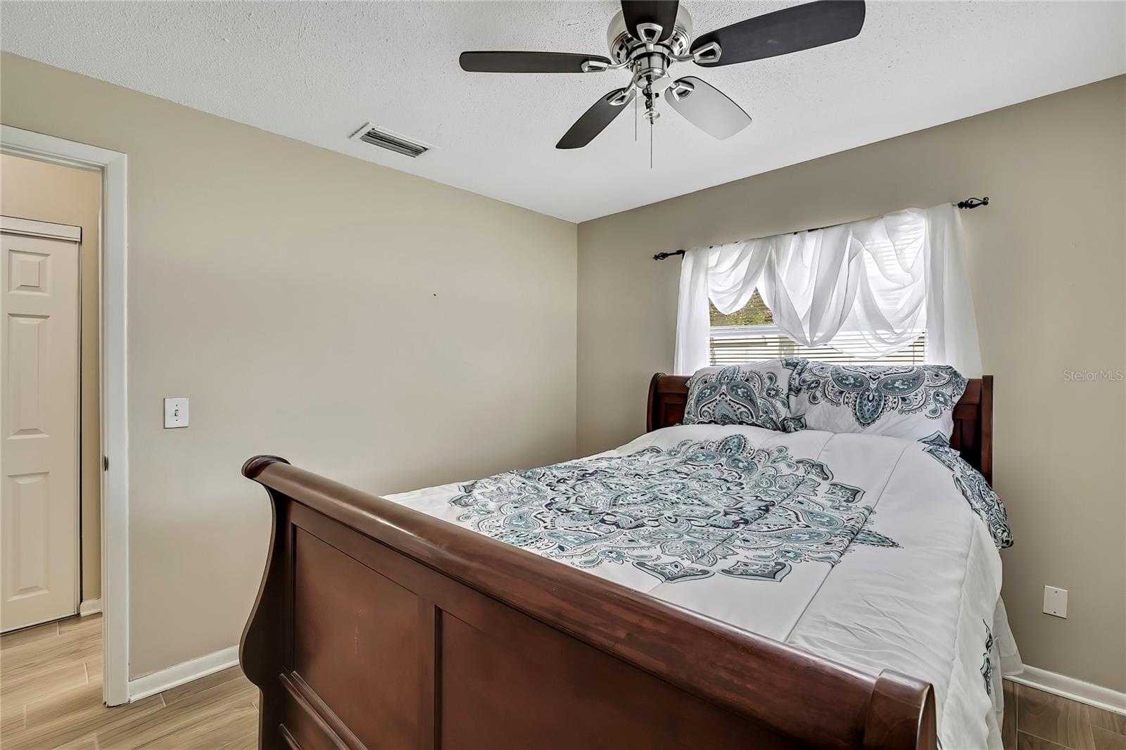 Image 27 of 36 For 1809 Chinaberry Drive