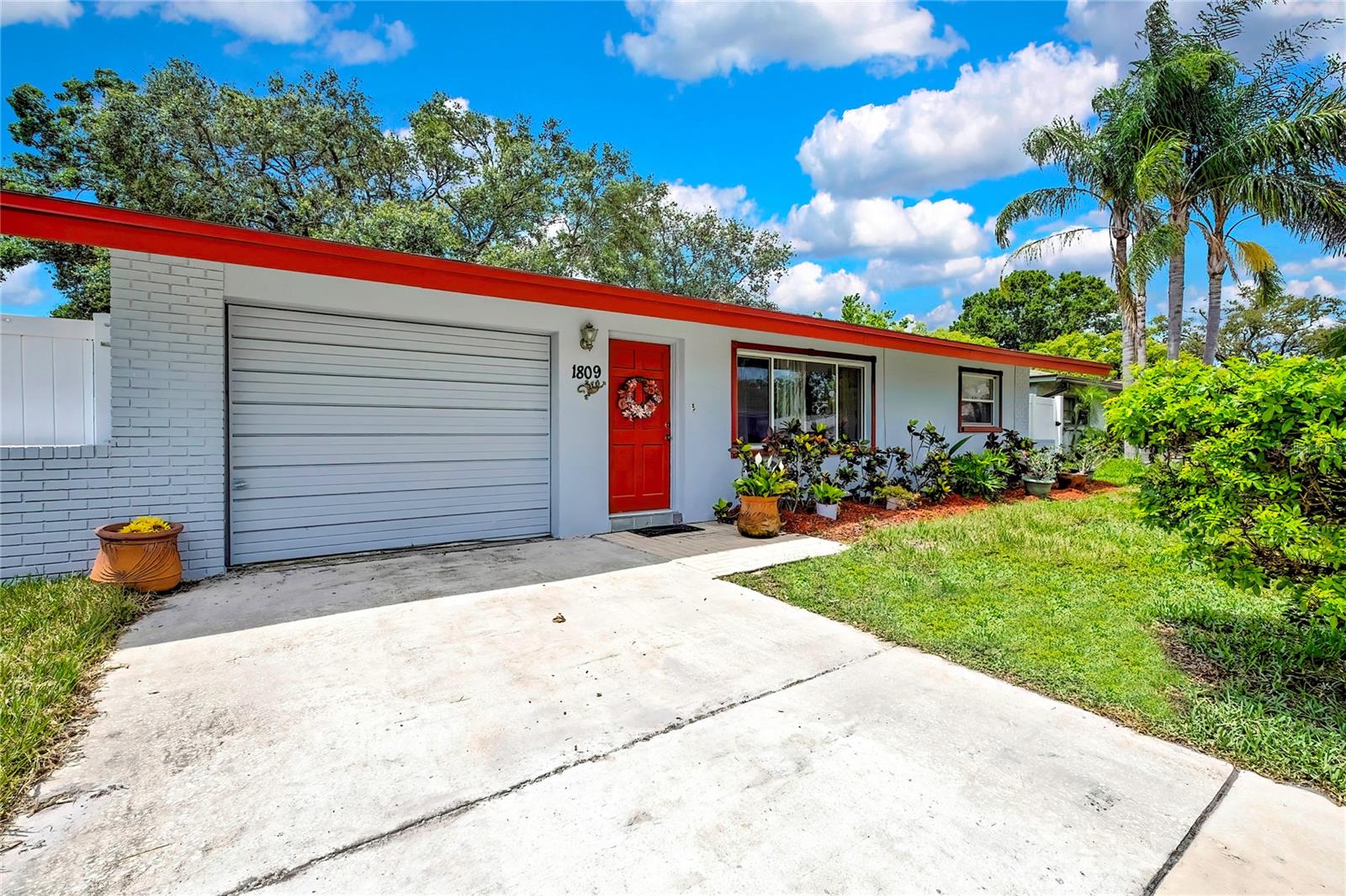Image 6 of 36 For 1809 Chinaberry Drive