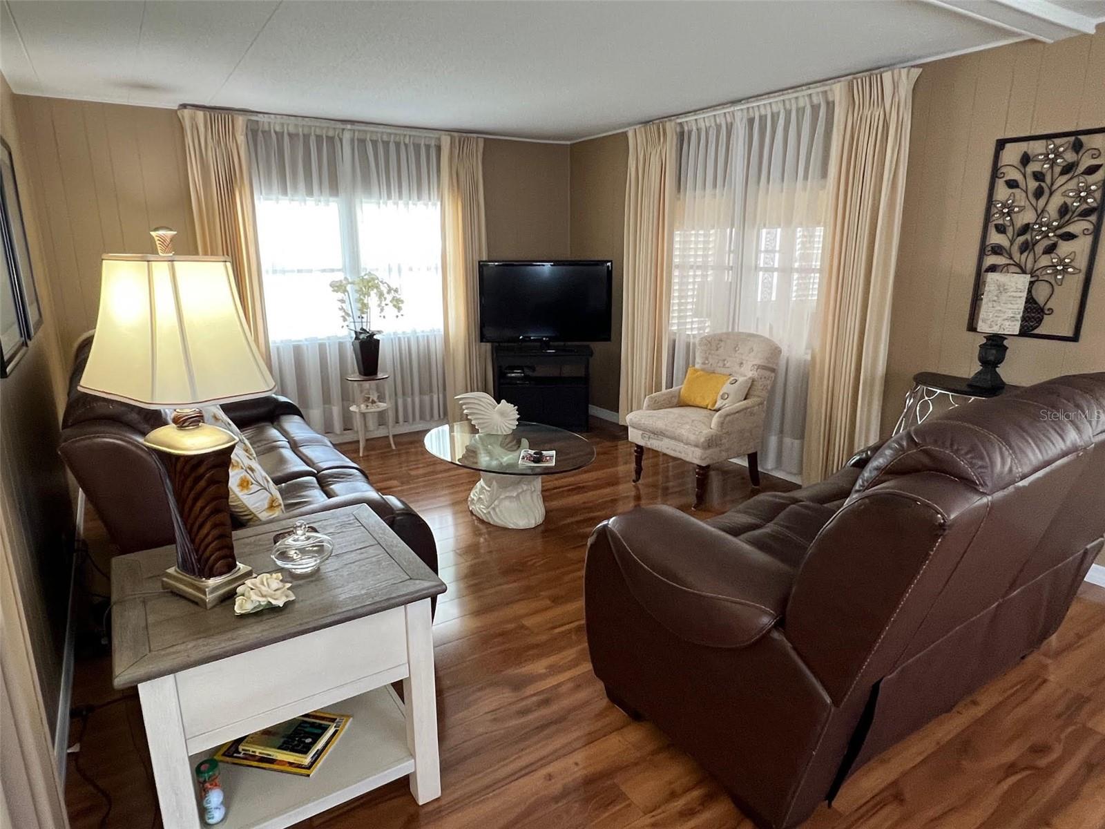 Image 13 of 33 For 36 Thatch Palm Street E