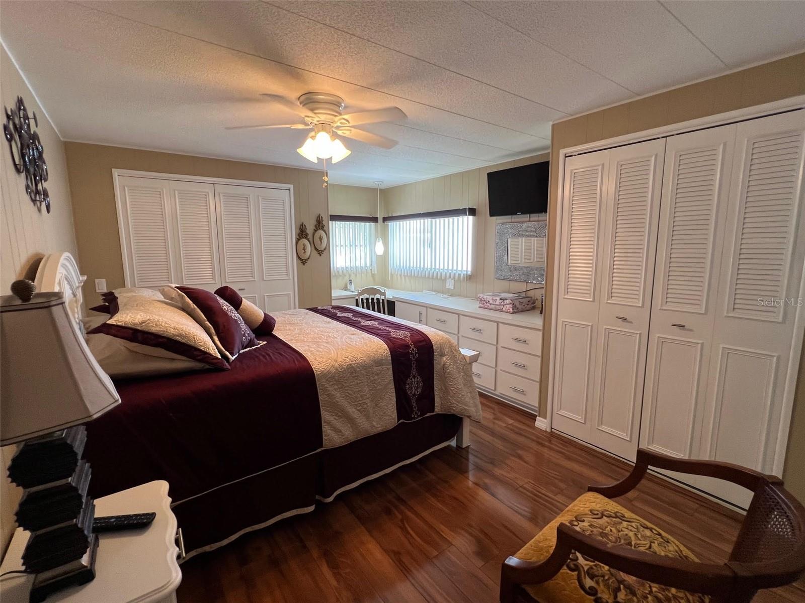 Image 18 of 33 For 36 Thatch Palm Street E