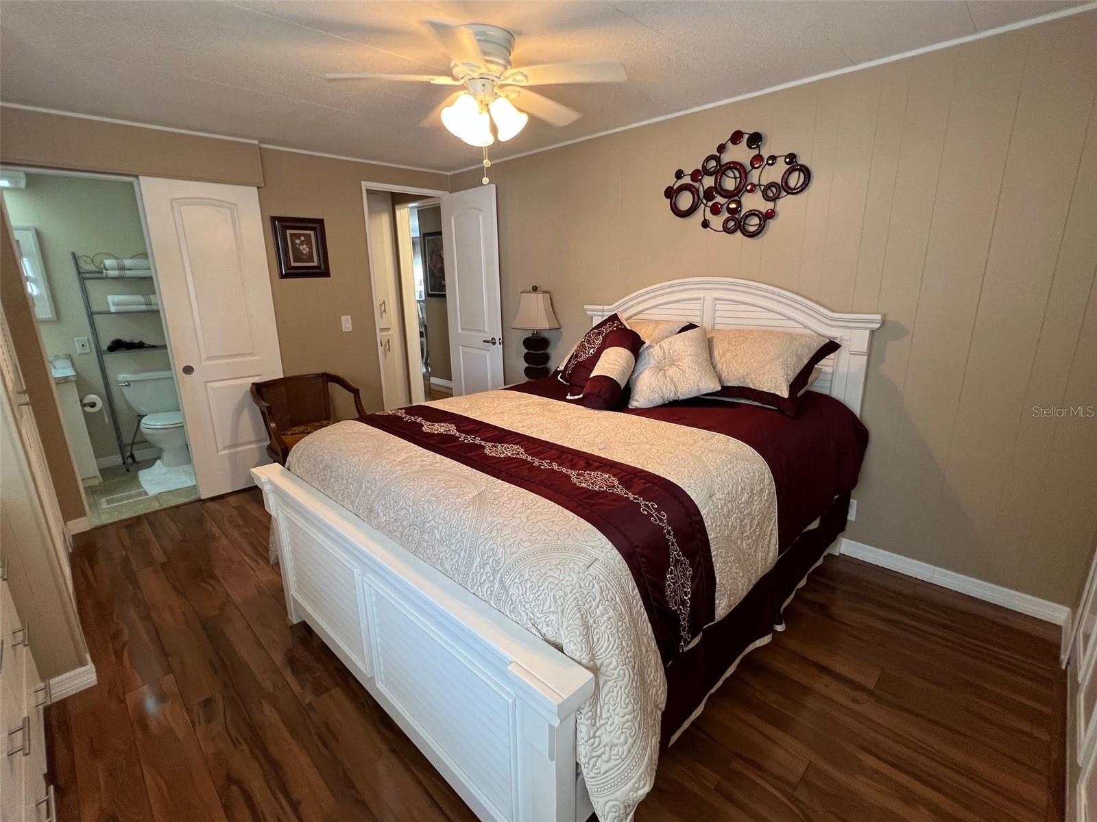 Image 19 of 33 For 36 Thatch Palm Street E