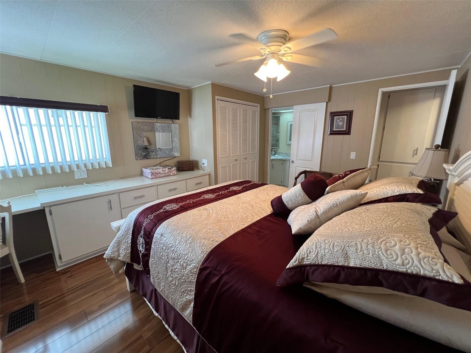 Image 20 of 33 For 36 Thatch Palm Street E