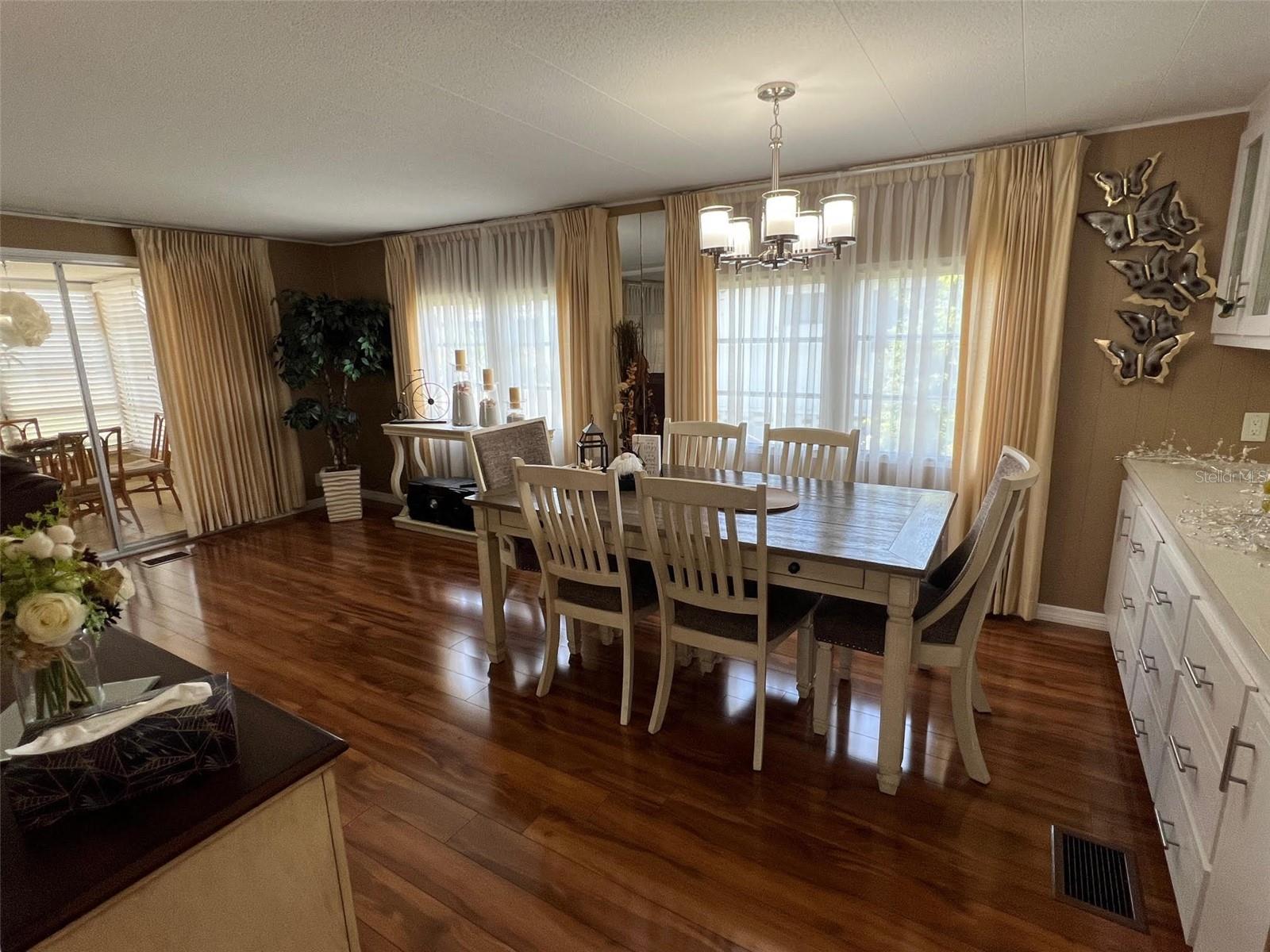 Image 9 of 33 For 36 Thatch Palm Street E