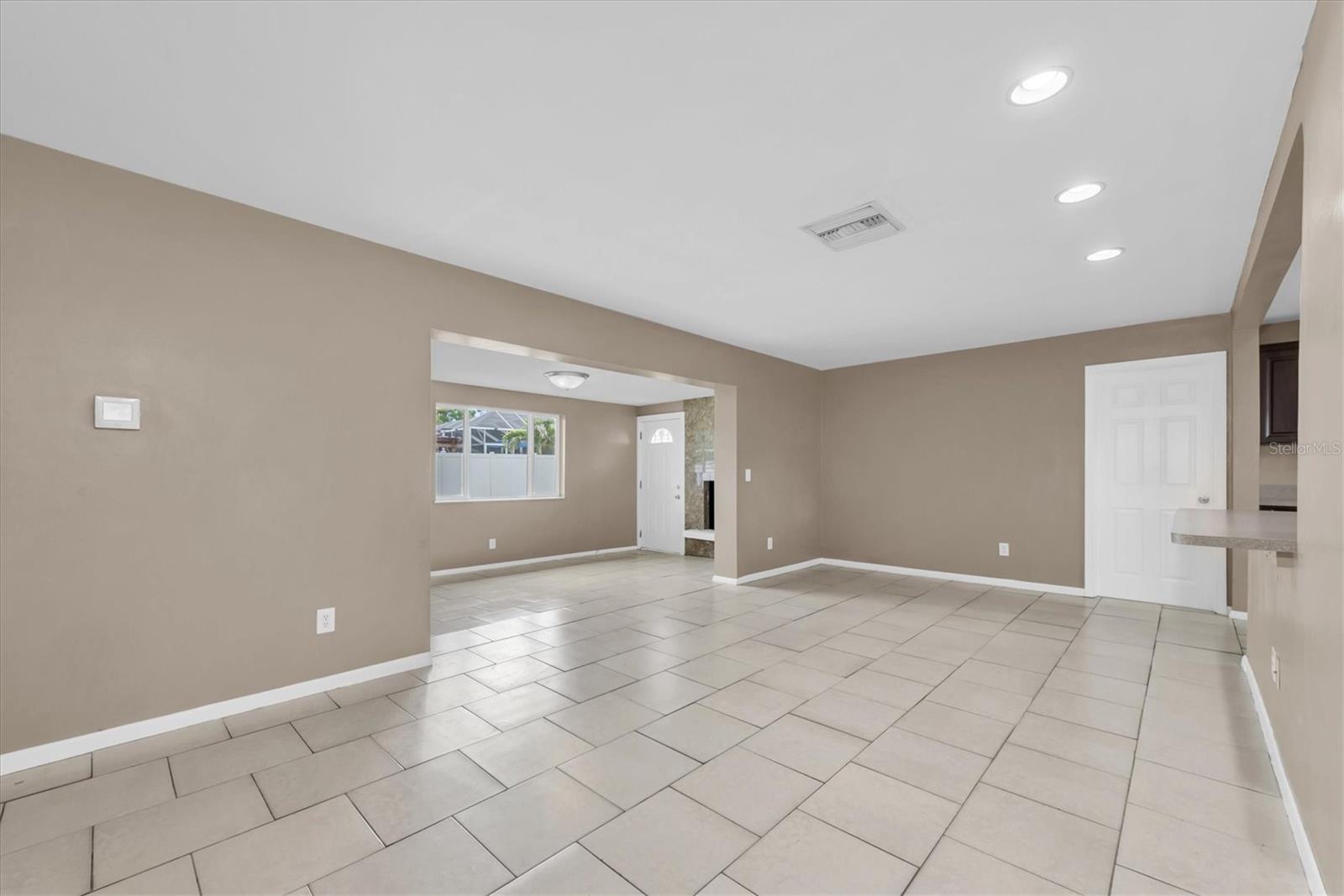 Image 11 of 33 For 1461 Hillcrest Avenue