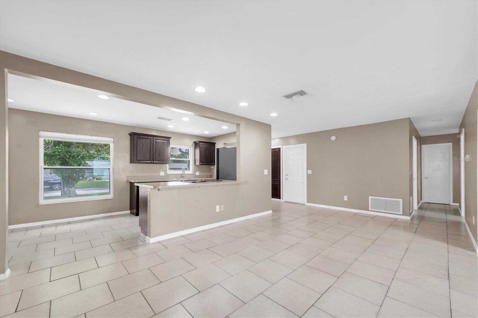 Image 13 of 33 For 1461 Hillcrest Avenue