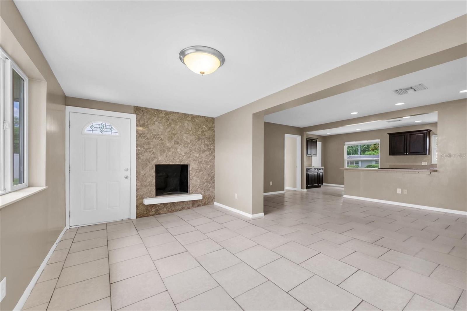 Image 18 of 33 For 1461 Hillcrest Avenue