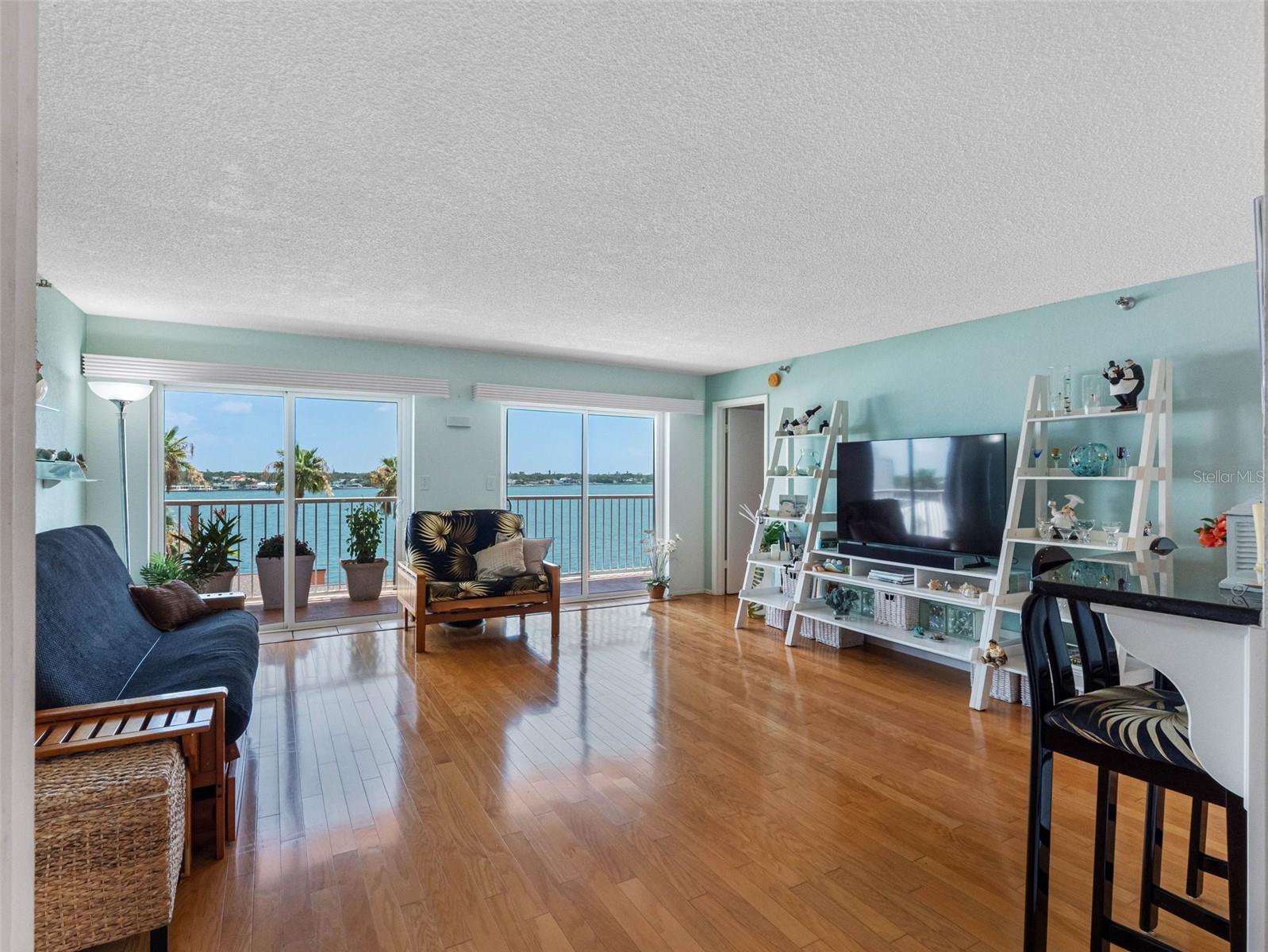 Image 11 of 76 For 7430 Sunshine Skyway Lane S 602