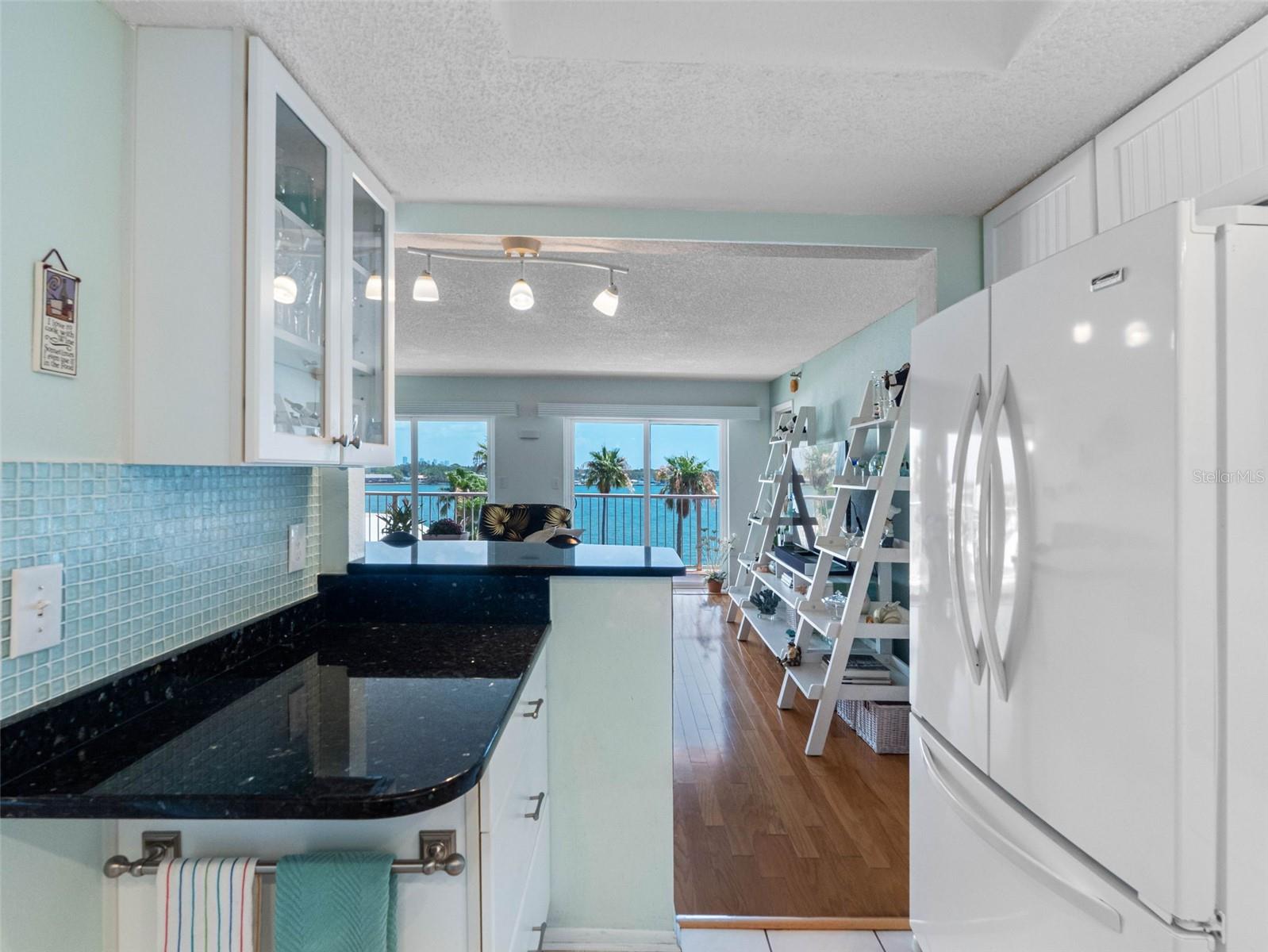 Image 18 of 76 For 7430 Sunshine Skyway Lane S 602