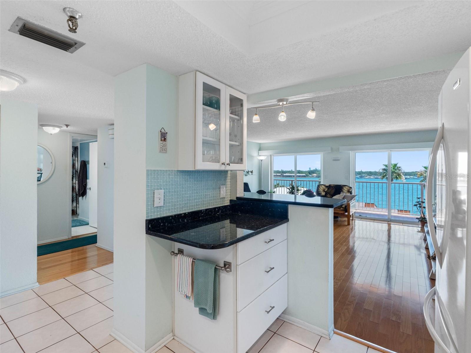 Image 20 of 76 For 7430 Sunshine Skyway Lane S 602