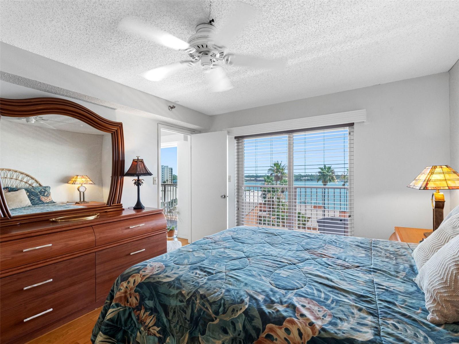 Image 27 of 76 For 7430 Sunshine Skyway Lane S 602