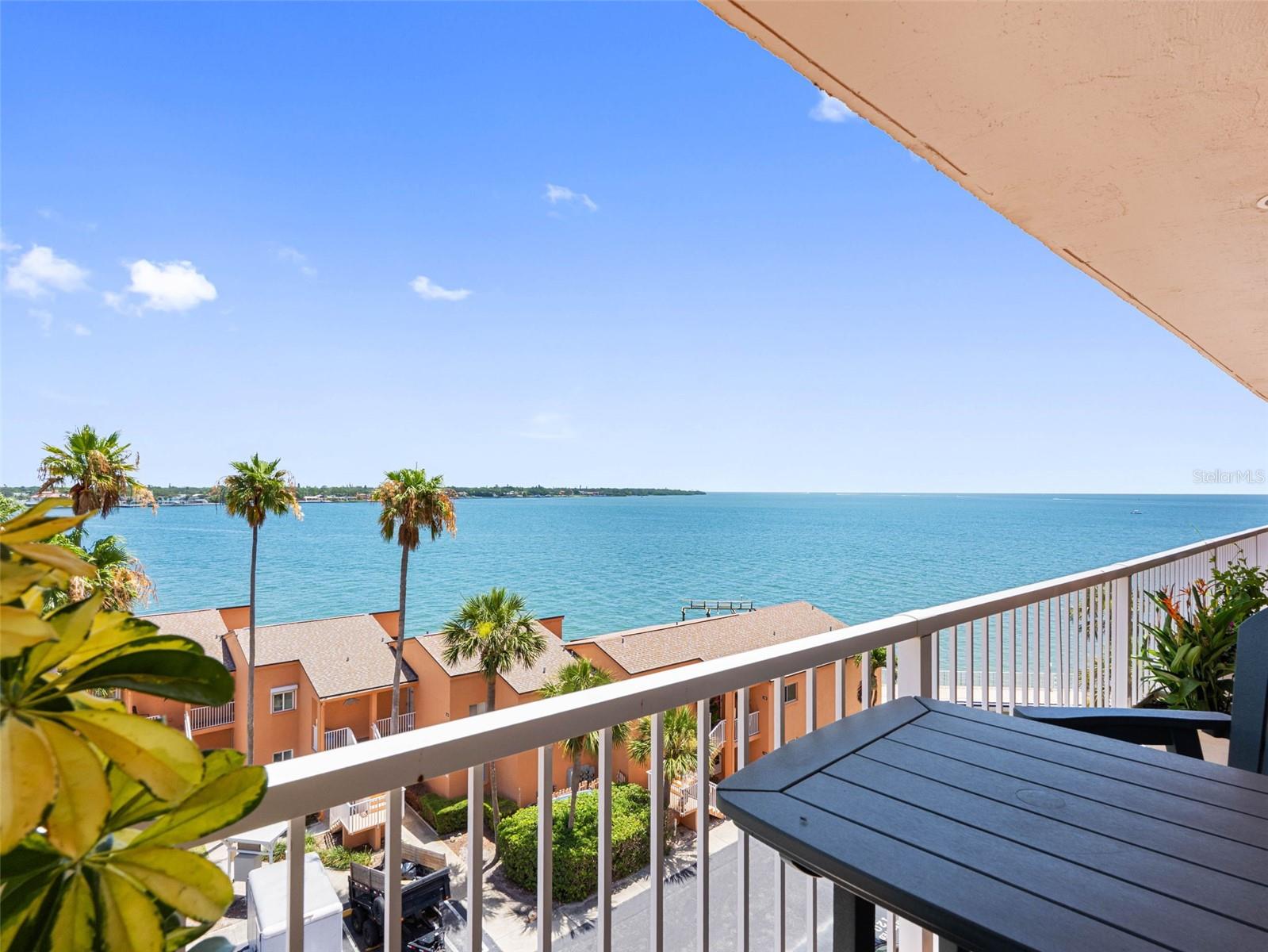 Image 35 of 76 For 7430 Sunshine Skyway Lane S 602