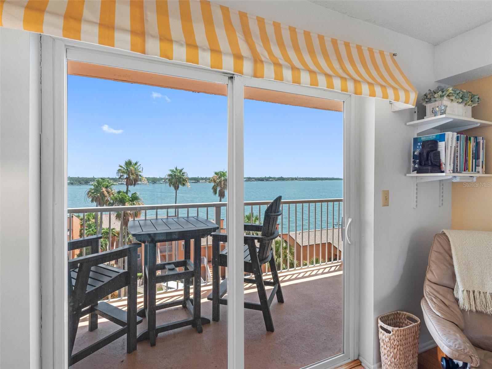Image 36 of 76 For 7430 Sunshine Skyway Lane S 602