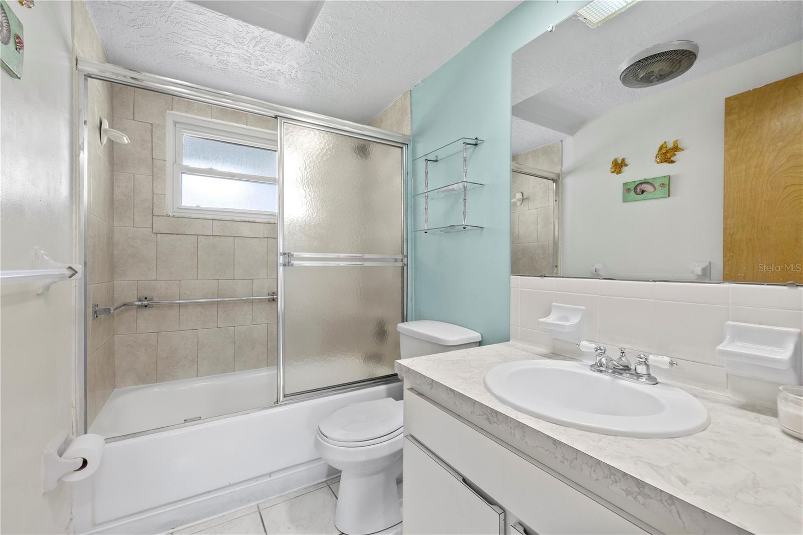 Listing photo id 9 for 10730 Premier Avenue