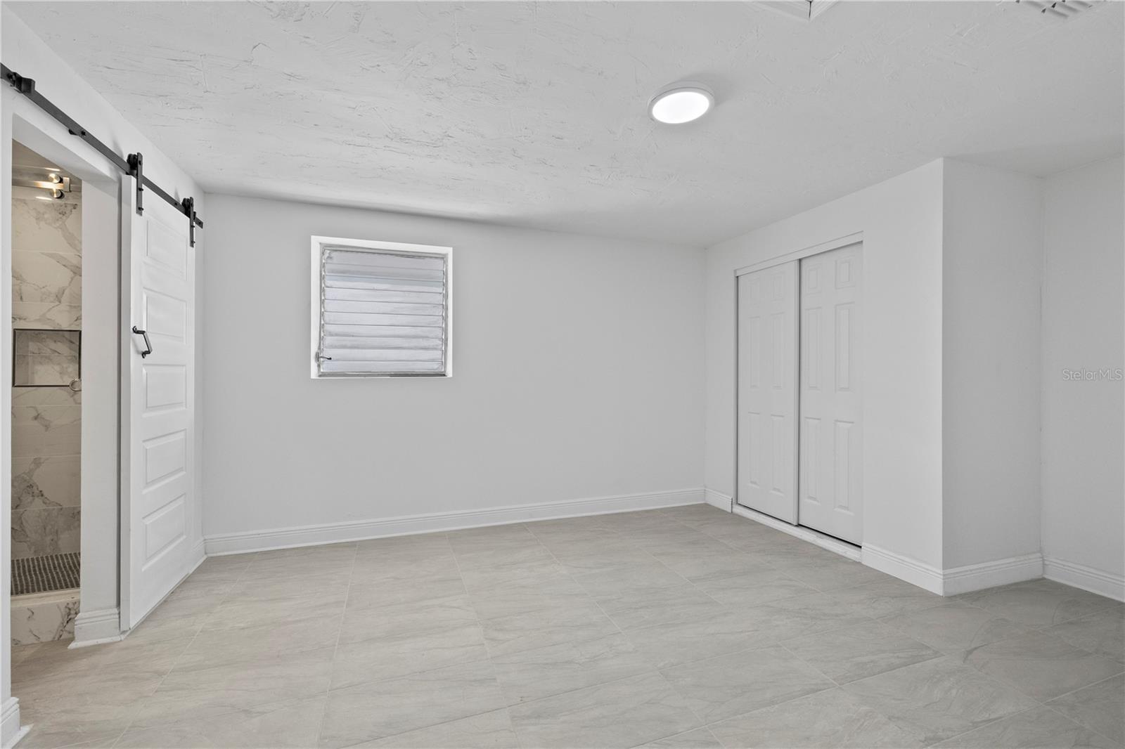Listing photo id 16 for 10730 Premier Avenue